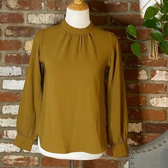 Mock neck caramel brown long sleeve blouse NWT size small - Picture 2 of 6